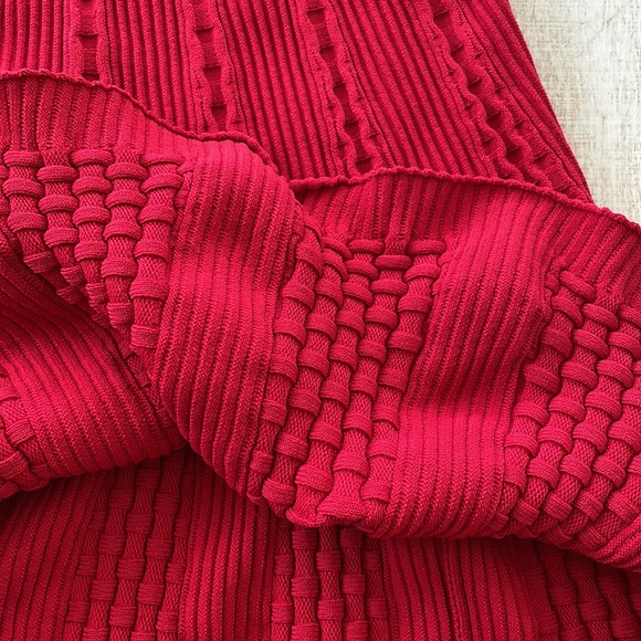 Red Zara dress - Picture 4 of 5